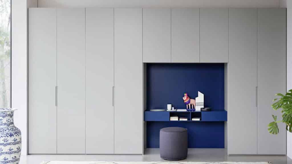 armoire battante grise bleue