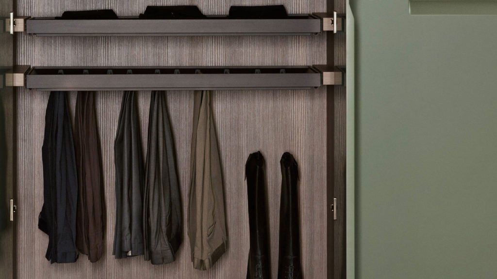 portes pantalons armoire sur-mesure