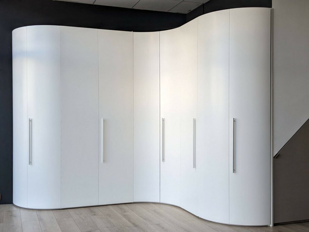 Armoire Novamobili arrondie