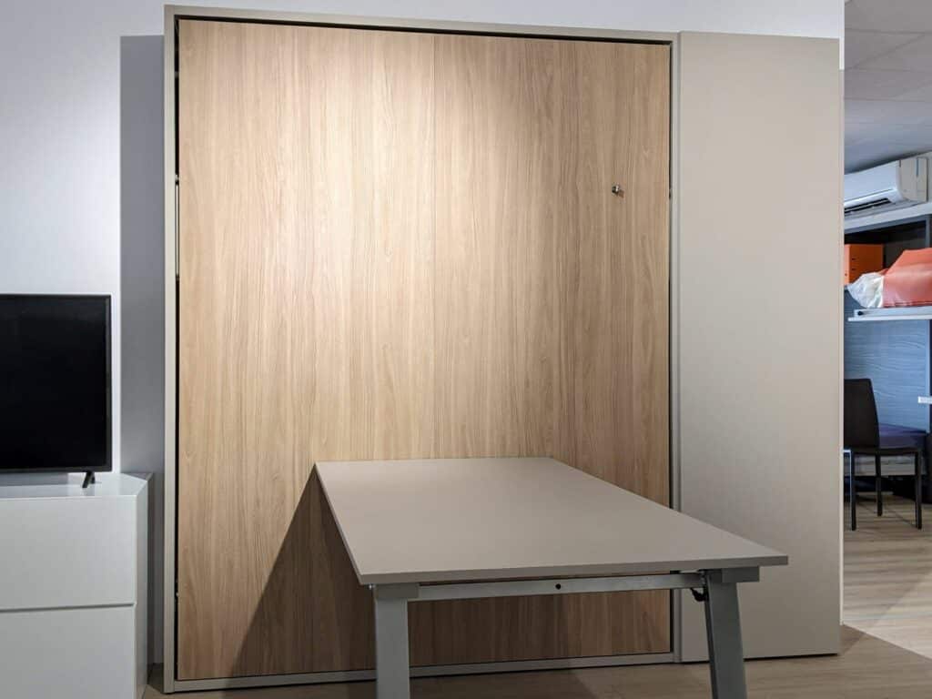 Lit escamotable avec table